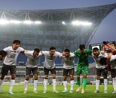马德兴：中国男足、女足今天下午将同时同场训练